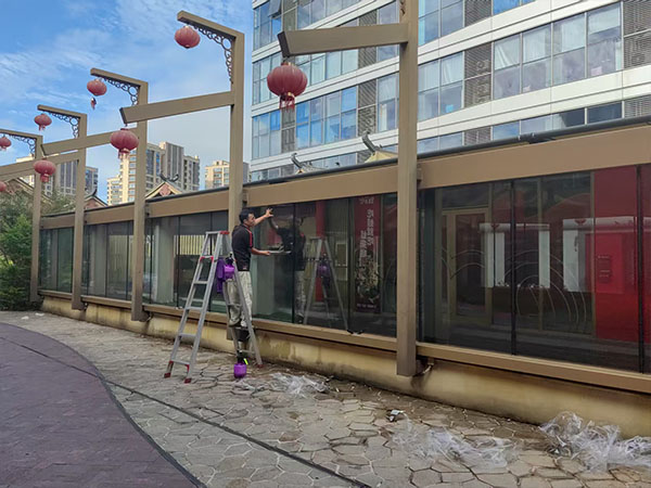 银泰百货-萧山外贴膜工程